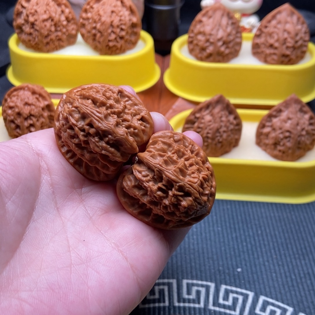 吊坠文玩核桃三角白
