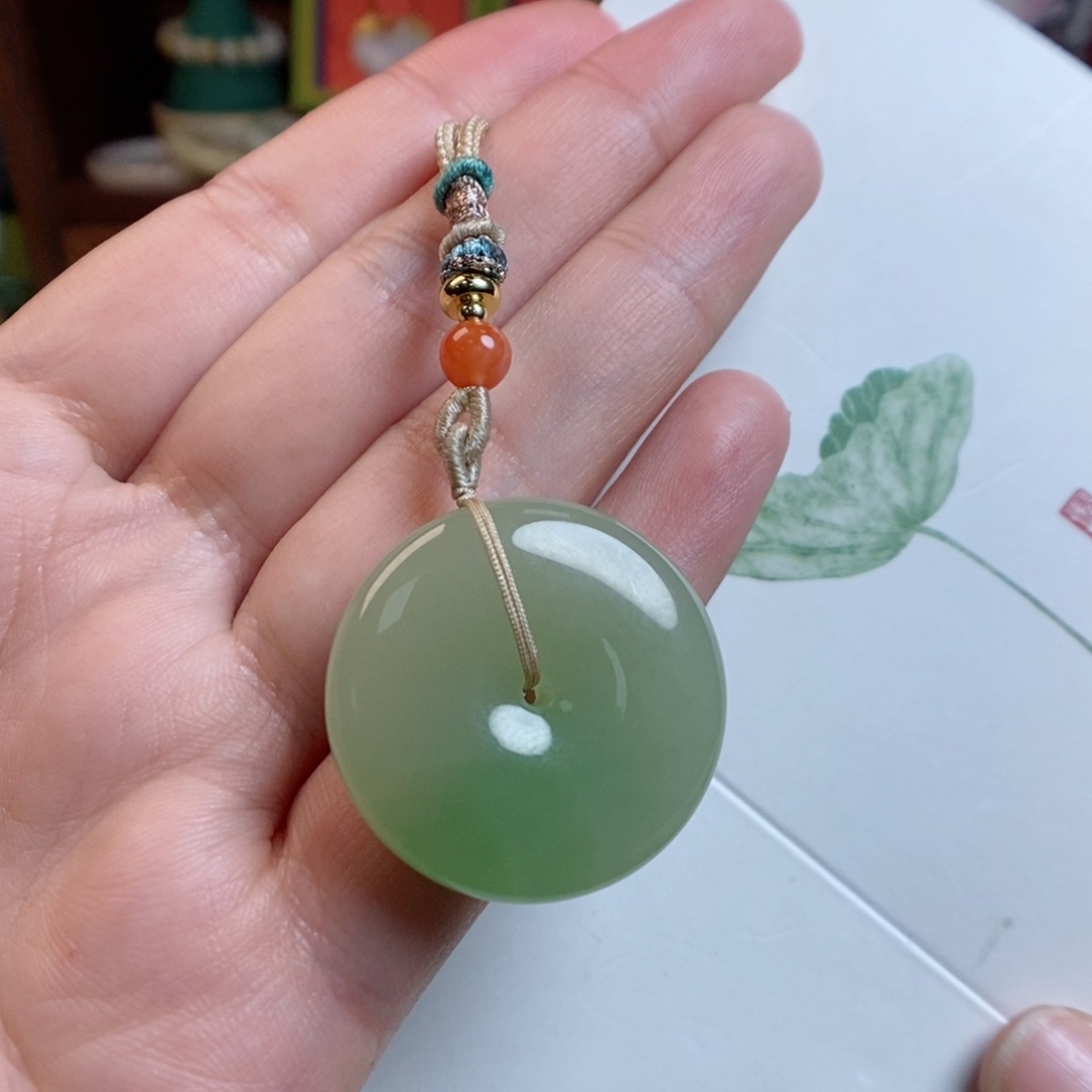 和田玉颈饰未镶嵌翠青