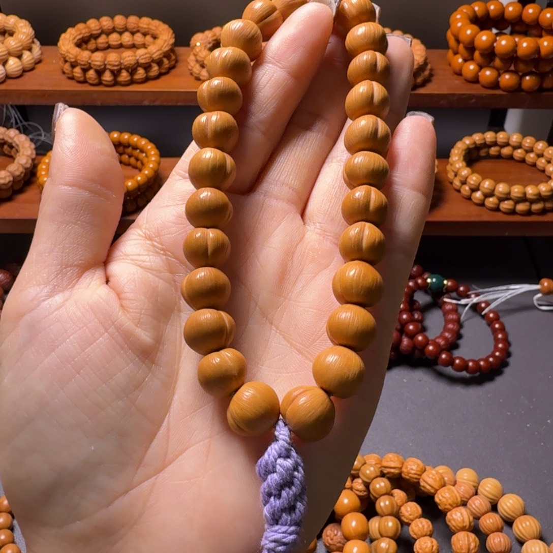 吊坠猴头核桃拉丝屁桃