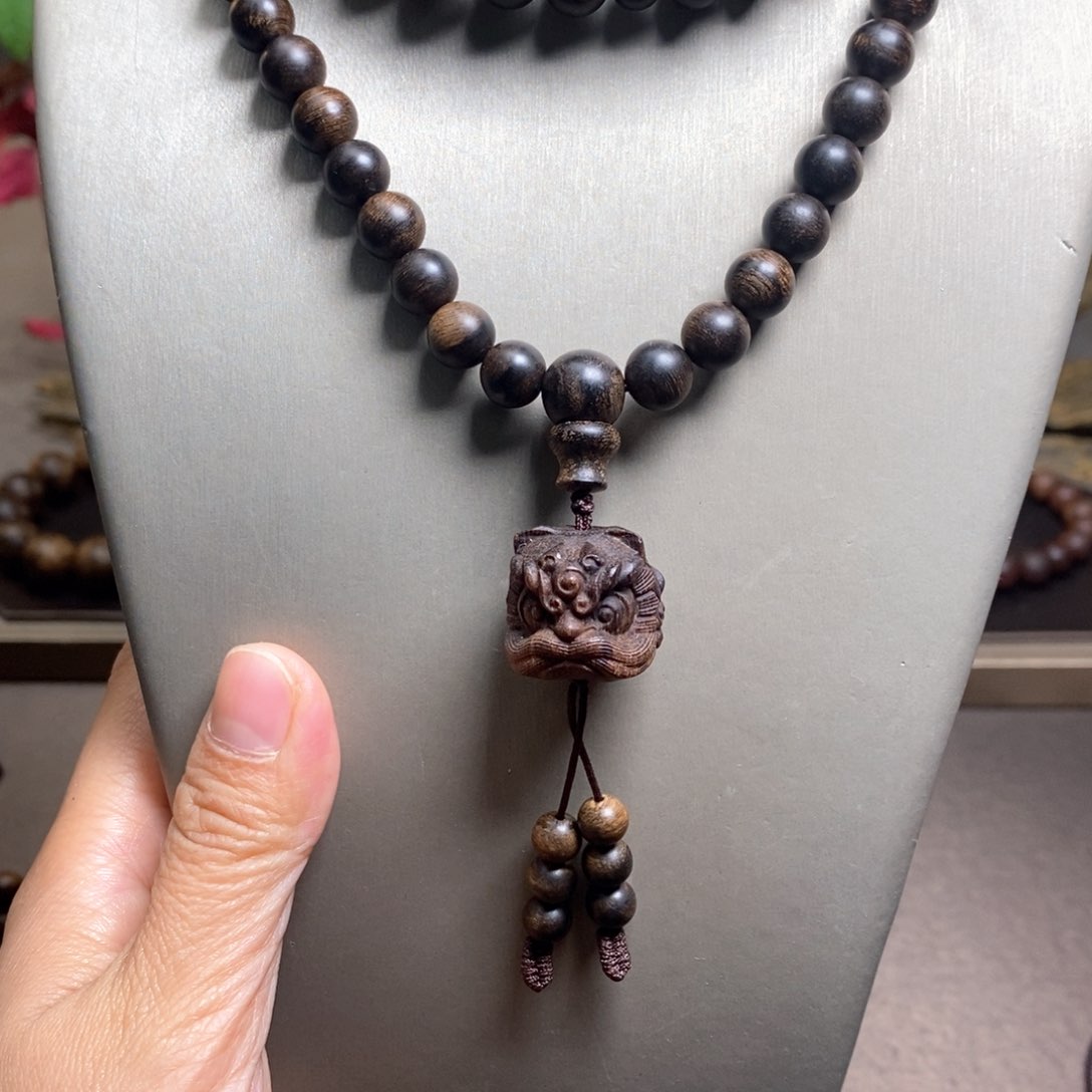 沉香手串越南芽庄帝王爆瘤疤紫棋楠0.8➕醒狮沉香木雕设计
