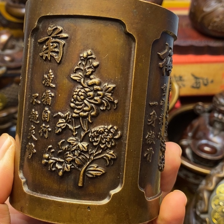 铜器摆件做工精良