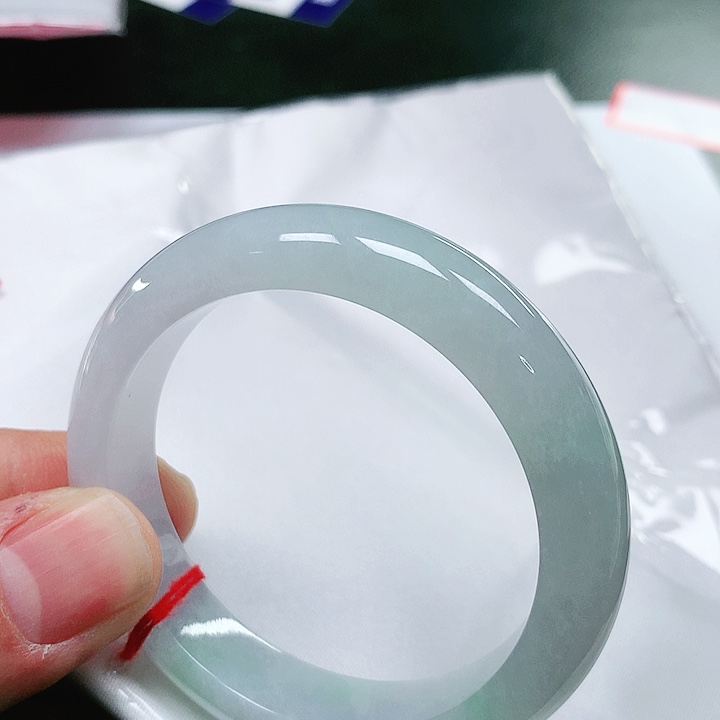 翡翠手镯未镶嵌翡翠手镯未镶嵌