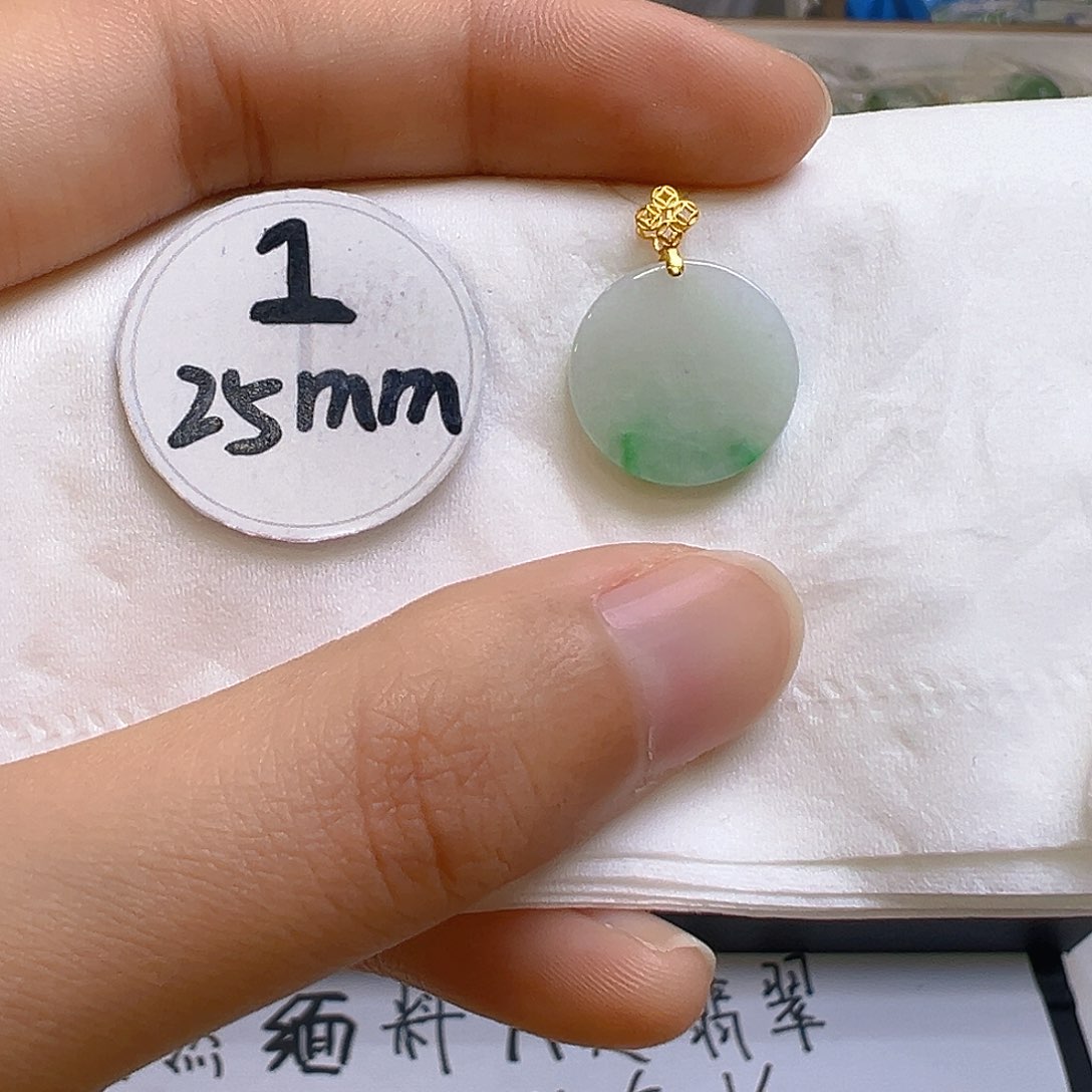 翡翠颈饰18K金镶嵌翡翠