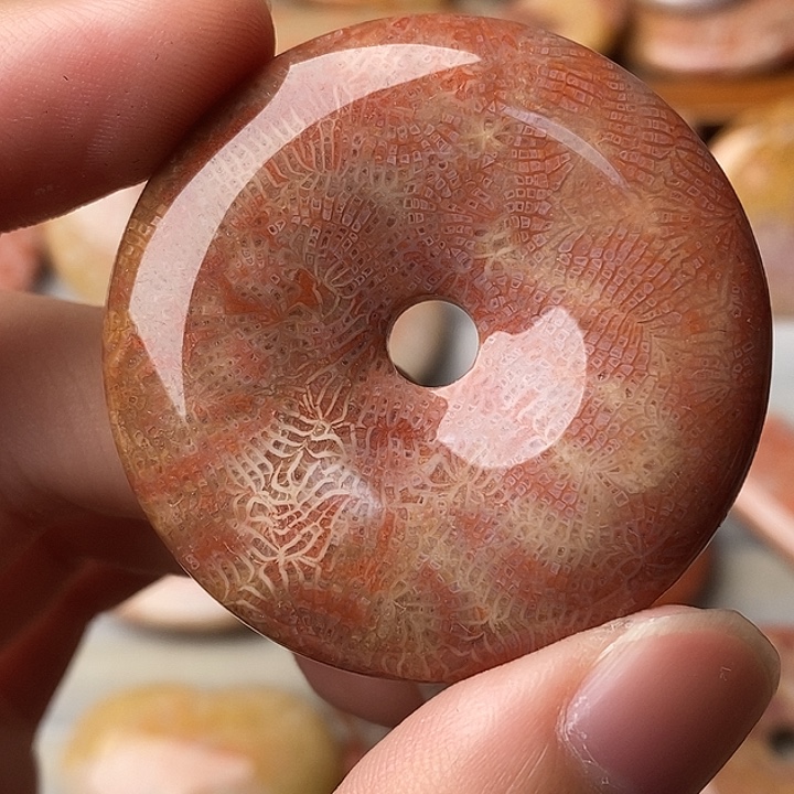 卡***尼硅化玉未镶嵌颈饰