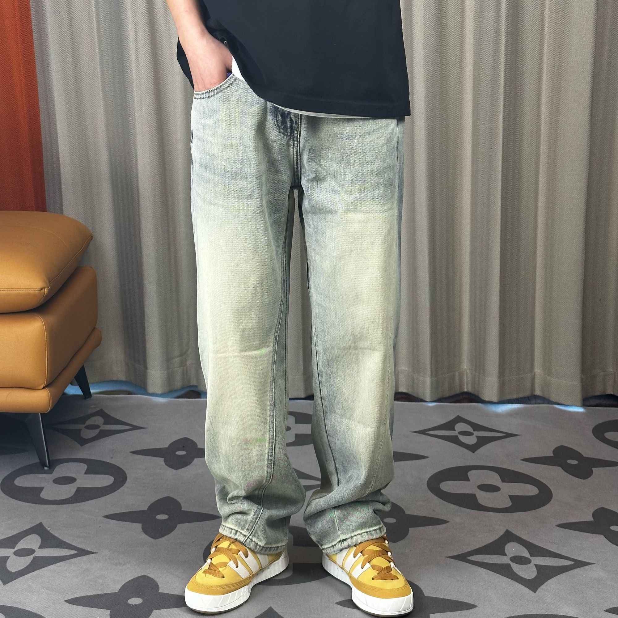 春季新款潮牌高级感水洗做旧复古泥黄色直筒宽松拼接牛仔裤男学生