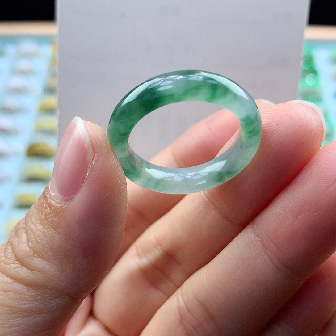 翡翠戒指未镶嵌18圈