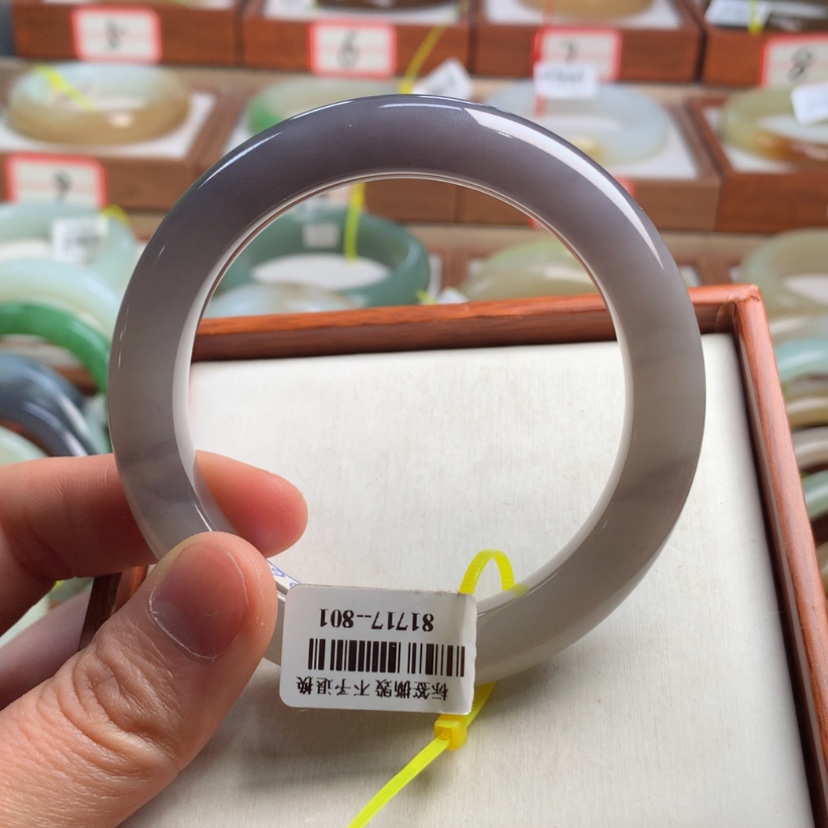 【闪购商品】和田玉手镯未镶嵌59