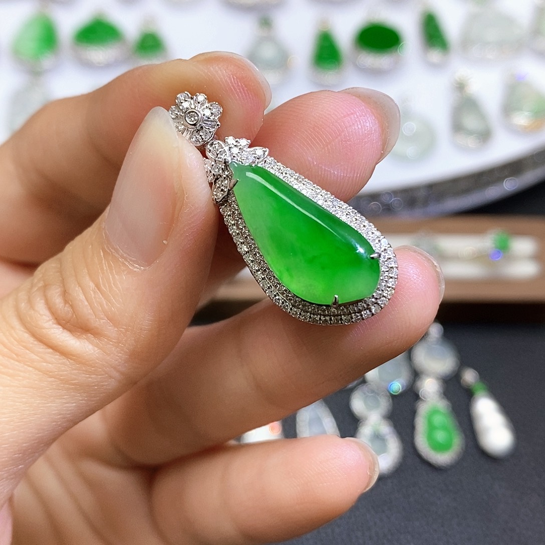 翡翠18K金镶嵌吊坠(不含链)