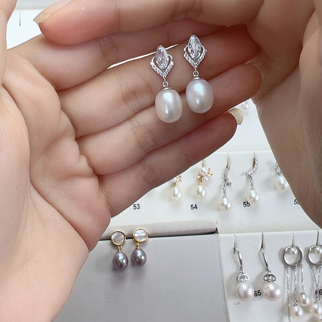 淡水珍珠银S925镶嵌耳饰