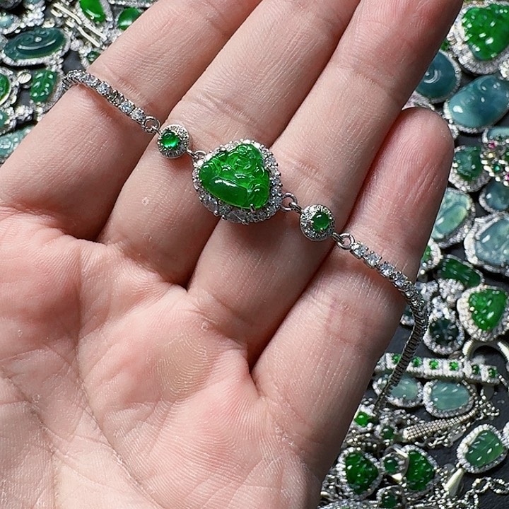 翡翠颈饰未镶嵌天然A货翡翠放漏