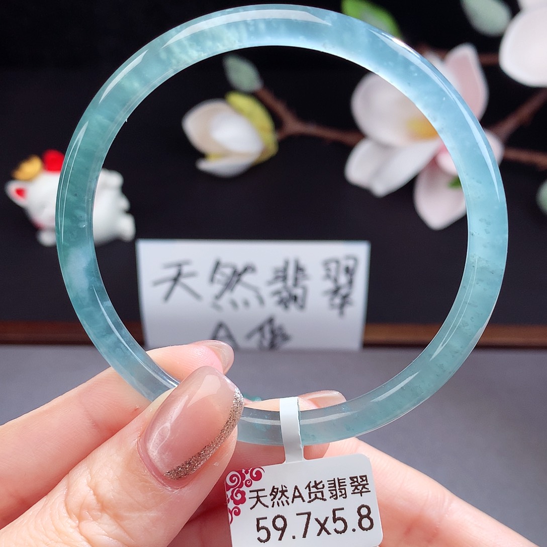 翡翠手镯（圆镯）未镶嵌