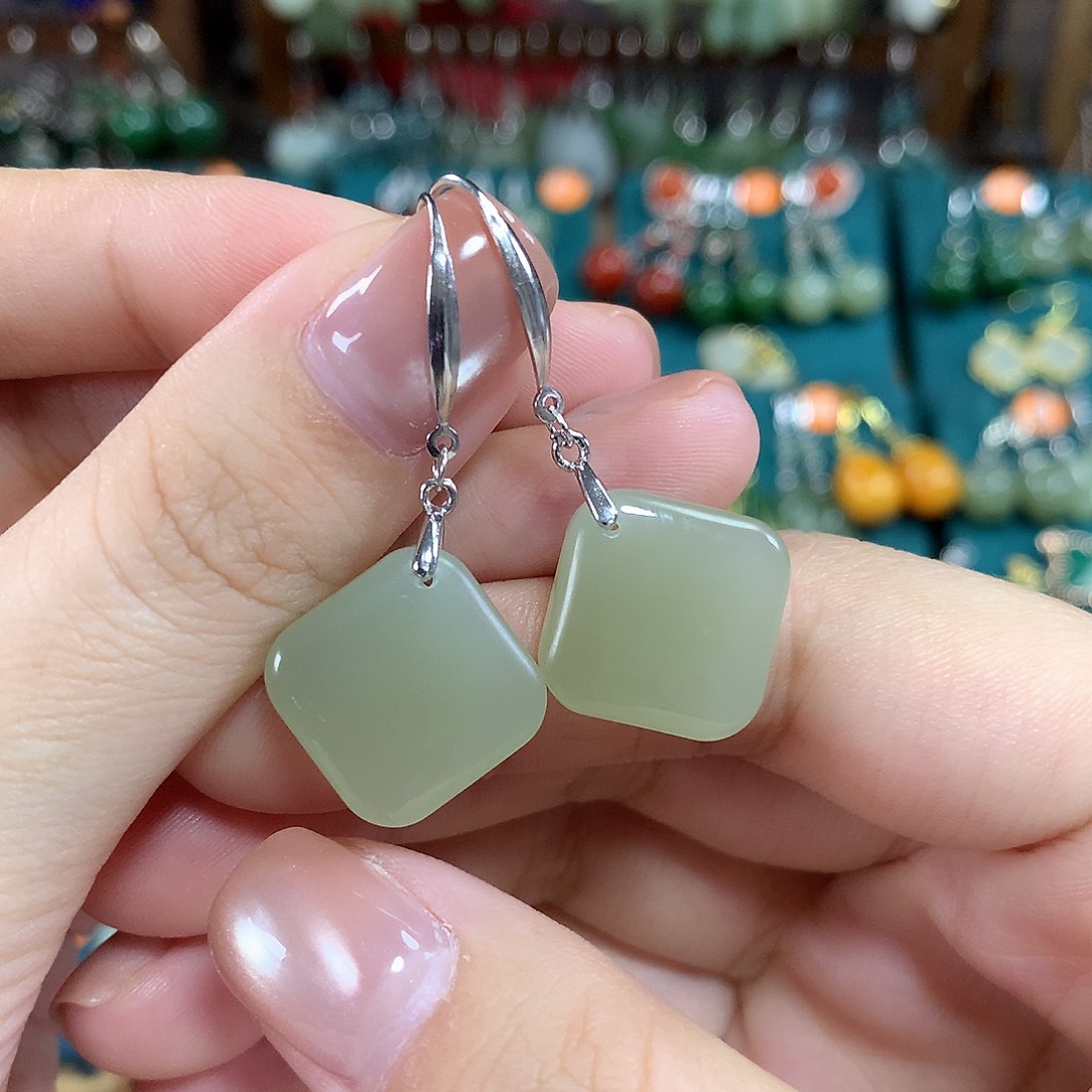 和田玉银S925镶嵌耳饰卡15左右