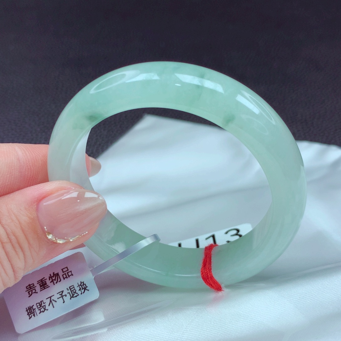 翡翠手镯未镶嵌手镯88