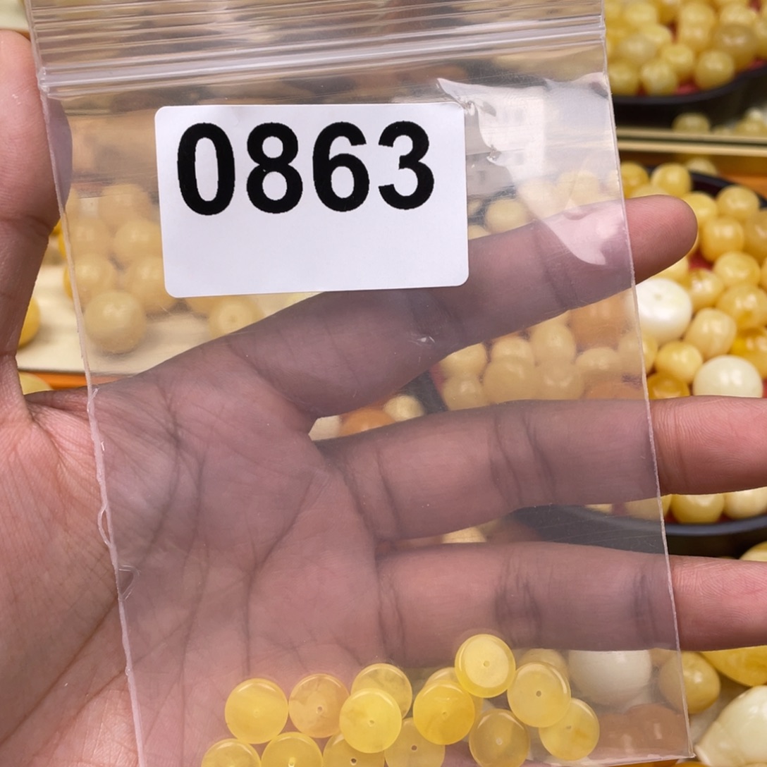 琥珀珠宝奇石未镶嵌人**志