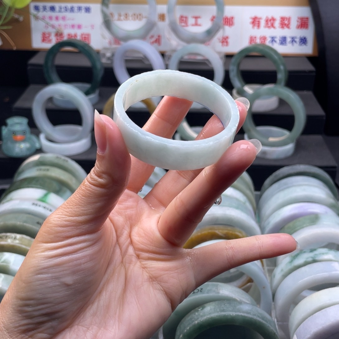 【闪购商品】未镶嵌手镯定制翡翠雨*