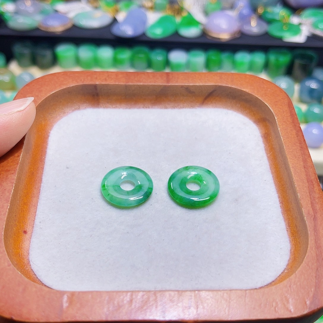 翡翠耳饰未镶嵌天缅甸翡翠A货