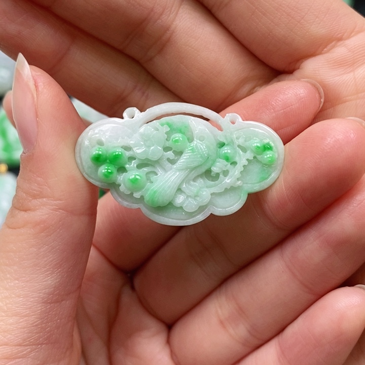 翡翠颈饰未镶嵌吊坠