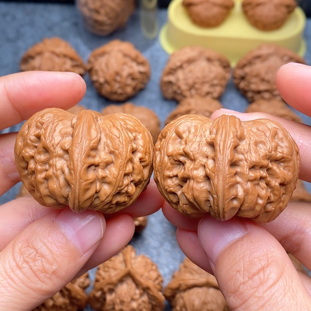 文玩核桃把件 翘肩元宝42加精品