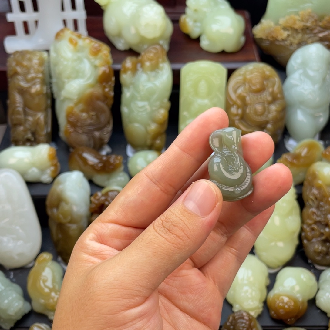 颈饰未镶嵌和田玉