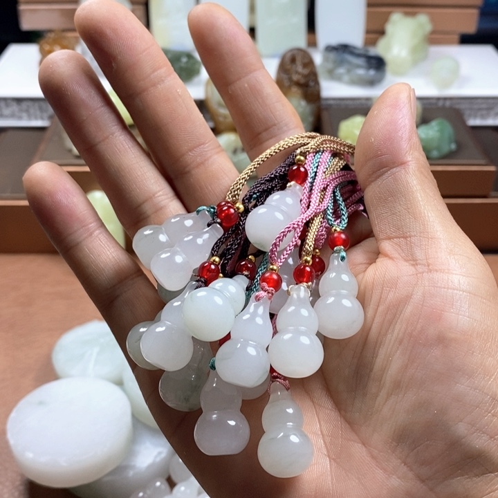 石英质玉（非洲翠）未镶嵌吊坠(赠链)石英玉