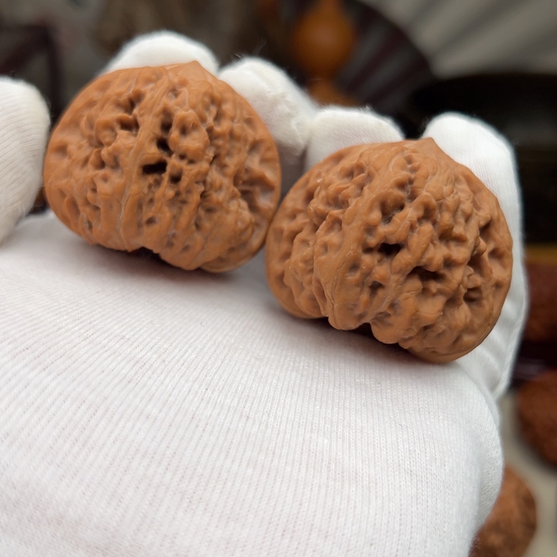 文玩核桃吊坠凹底