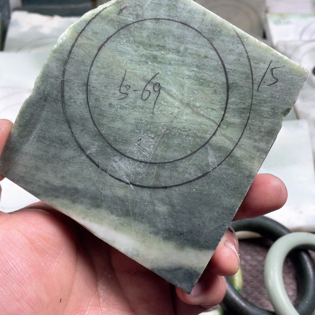 独山玉定制手镯未镶嵌