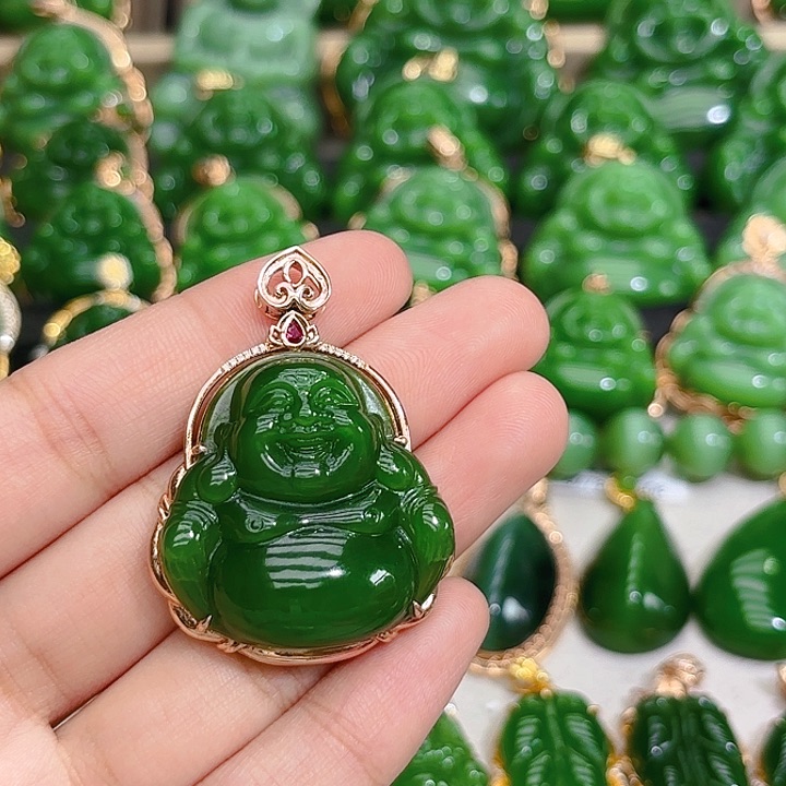 和田玉（碧玉）颈饰18K金镶嵌