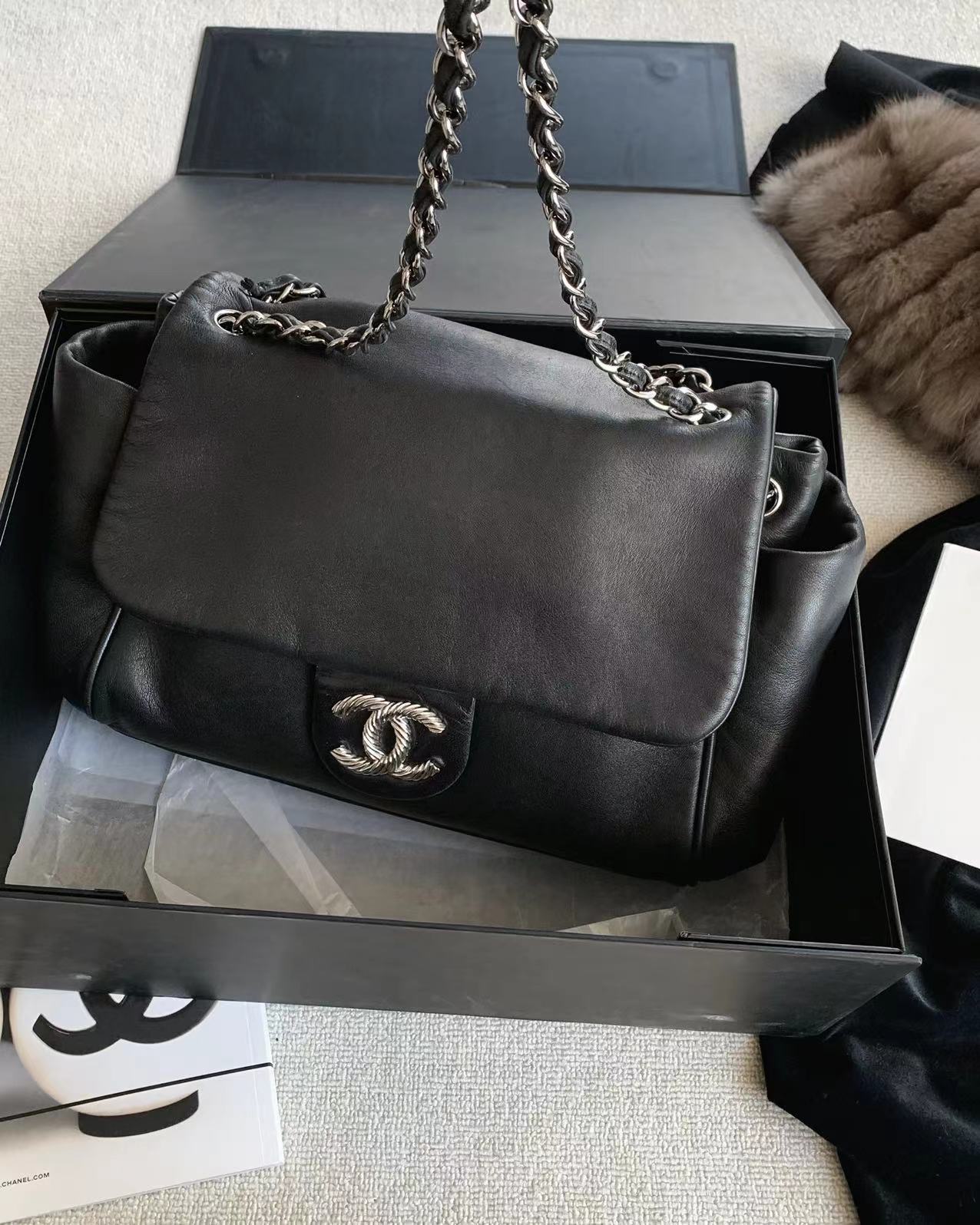 95新 Chanel/香奈儿 黑银大扣邮差包 34cm 18161827