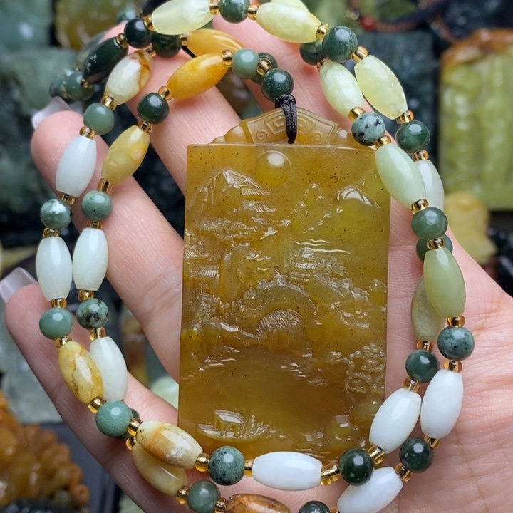 蛇纹石玉未镶嵌颈饰