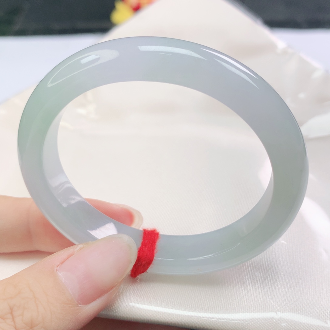 翡翠未镶嵌手镯翡翠52.0冰润浅春彩贵妃