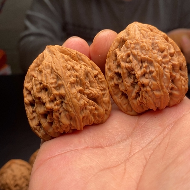 【闪购商品】爱***龄文玩得开心的不得了，文