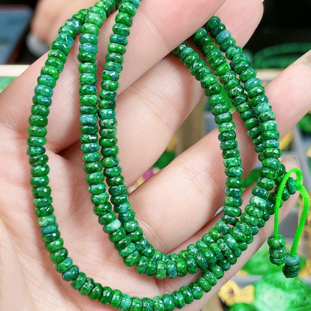 翡翠颈饰未镶嵌手链