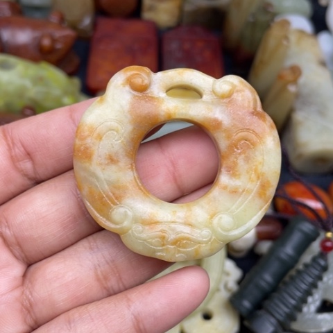 蛇纹石玉未镶嵌颈饰121