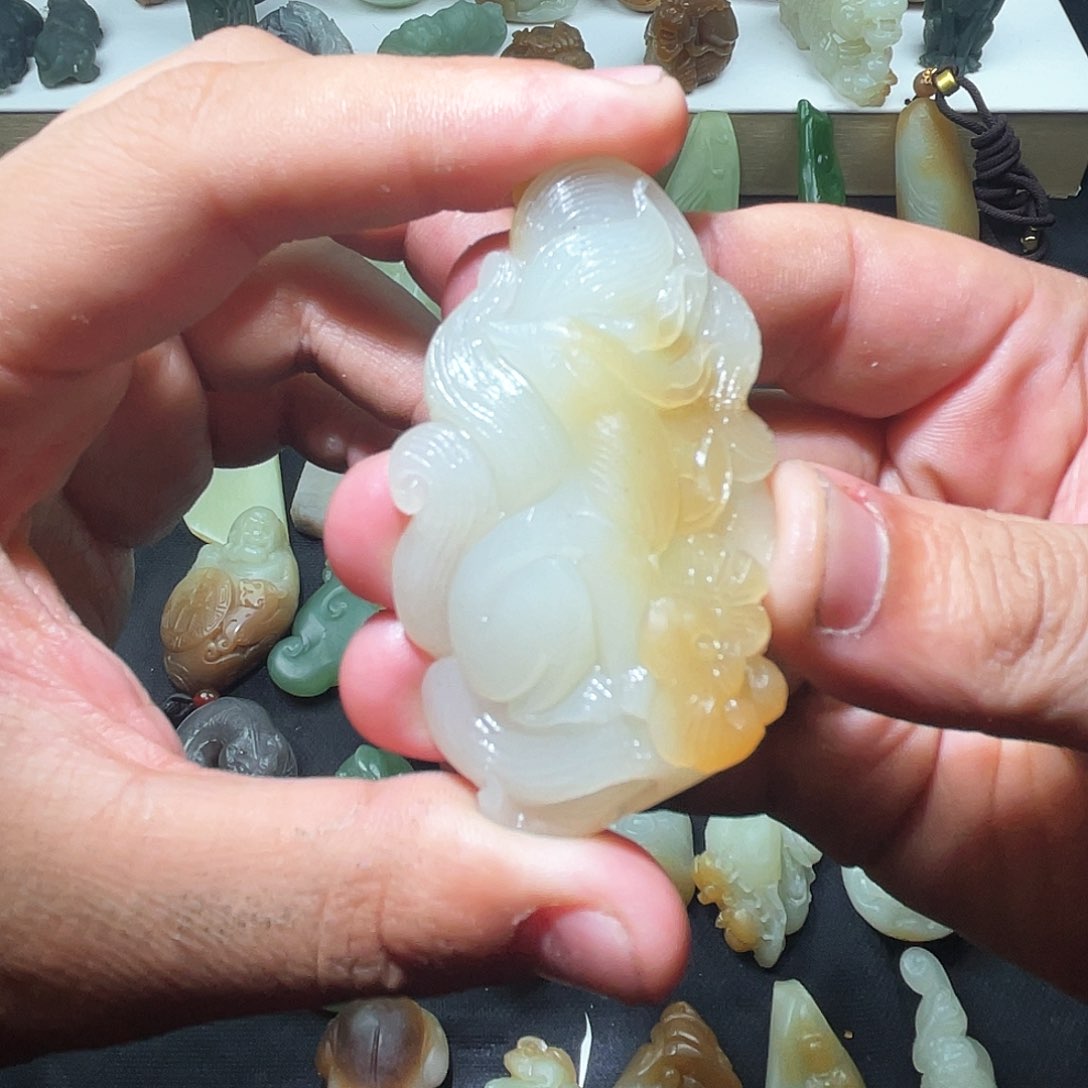 和田玉颈饰未镶嵌