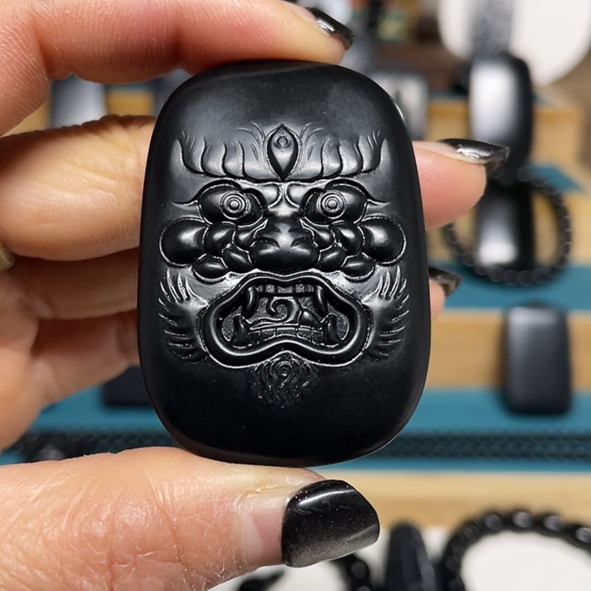 【闪购商品】和田玉（墨玉）吊坠(不含链)未镶嵌毛孔