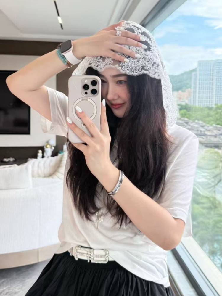 【济州岛】蕾丝连帽珠花设计短袖 网家