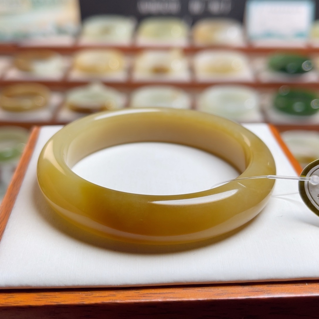 【闪购商品】未镶嵌手镯和田玉