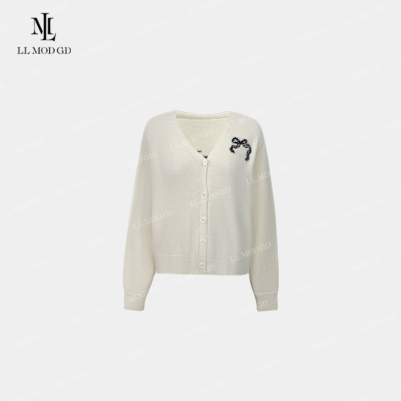 水溶蝴蝶结 秋冬白色镂空百搭针织衫女时尚刺绣气质上衣YL-253565