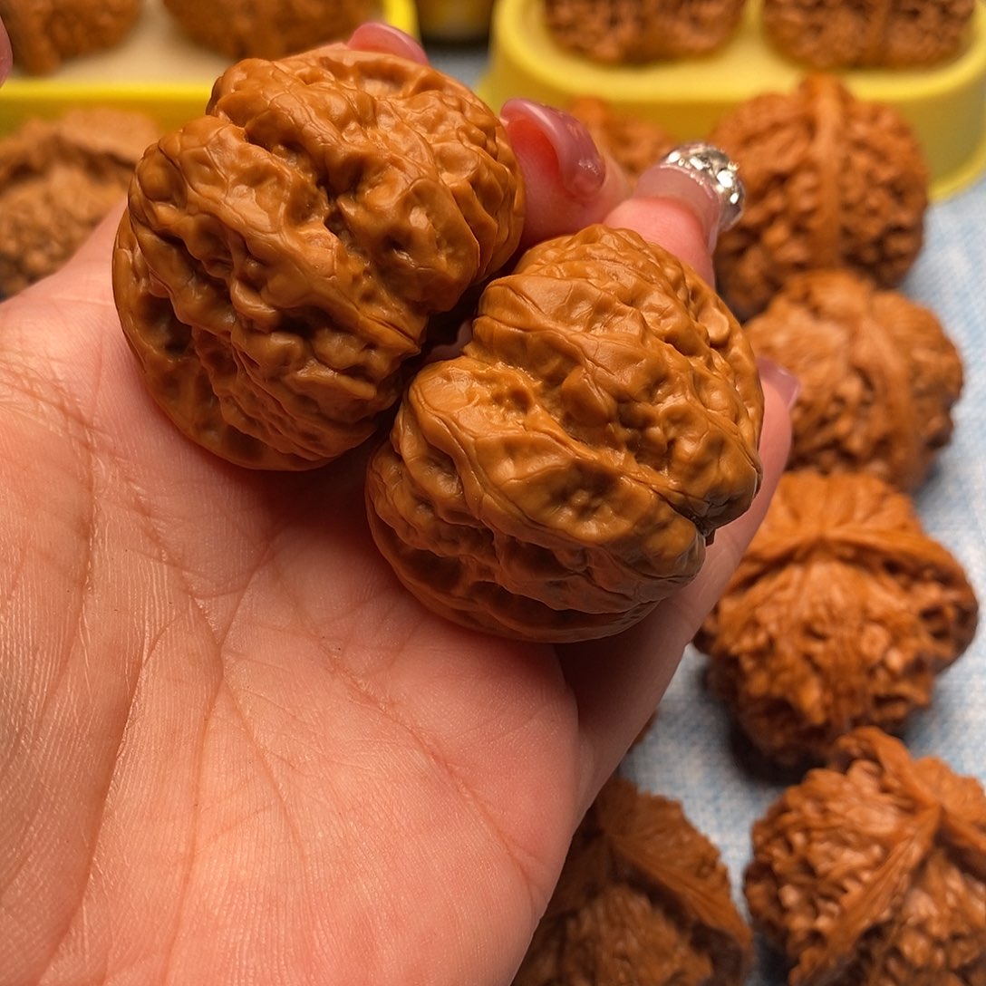 青***王文玩核桃把件毕业蛤蟆头43尺