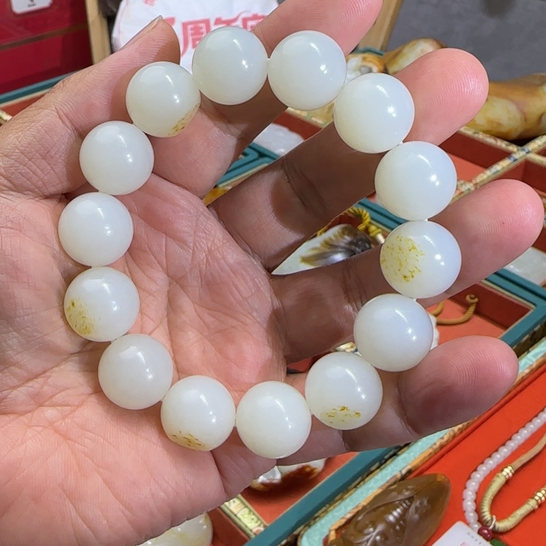 和田玉未镶嵌手串