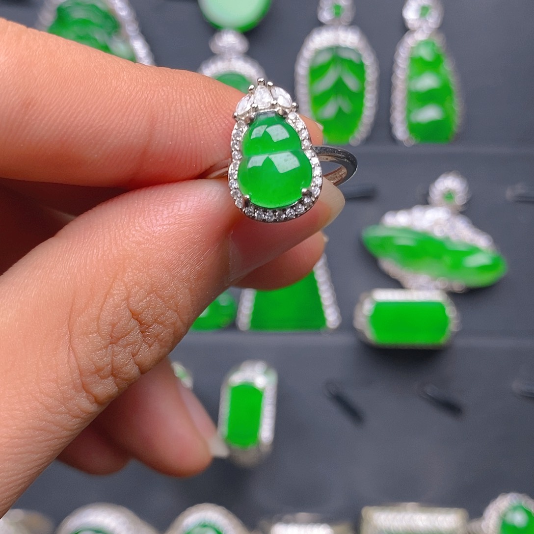 未镶嵌戒指翡翠戒指