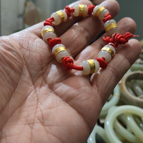 静****和田玉未镶嵌手链