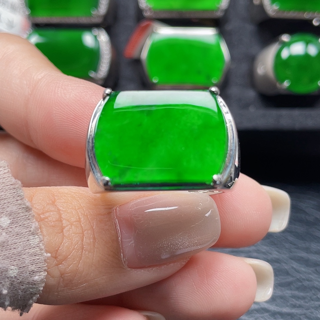 翡翠银S925镶嵌戒指天然A货翡翠没运费险3851