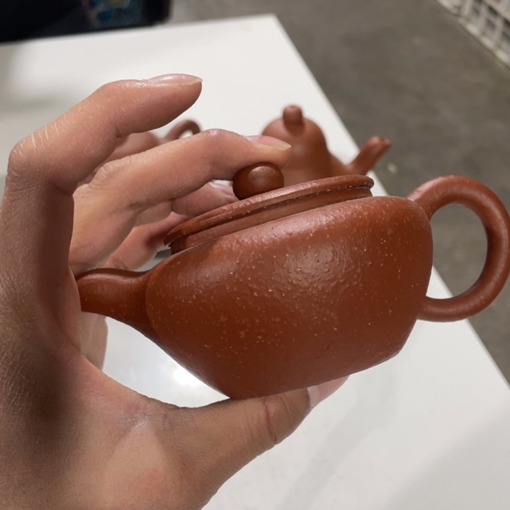 紫砂茶壶老厂紫砂壶一件。