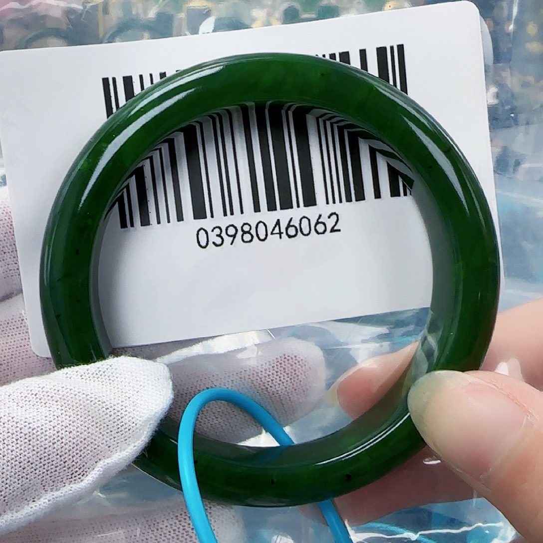 和田玉（碧玉）手镯未镶嵌5556