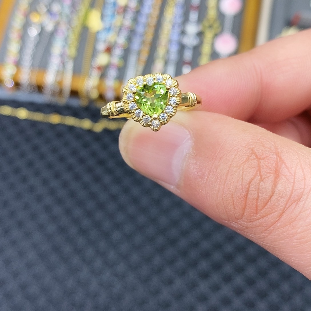 戒指橄榄石银S925镶嵌