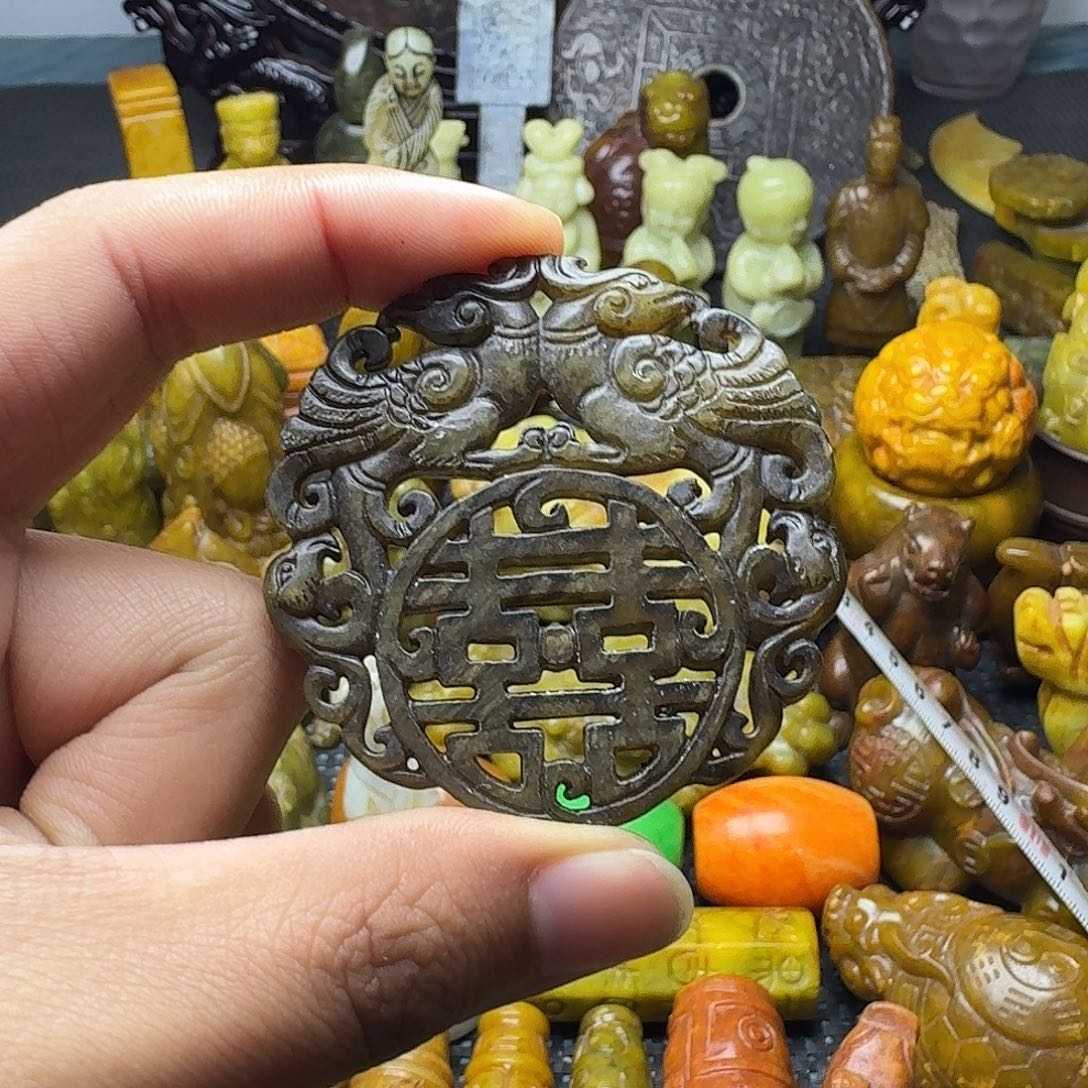 白玉菩提吊坠。。。