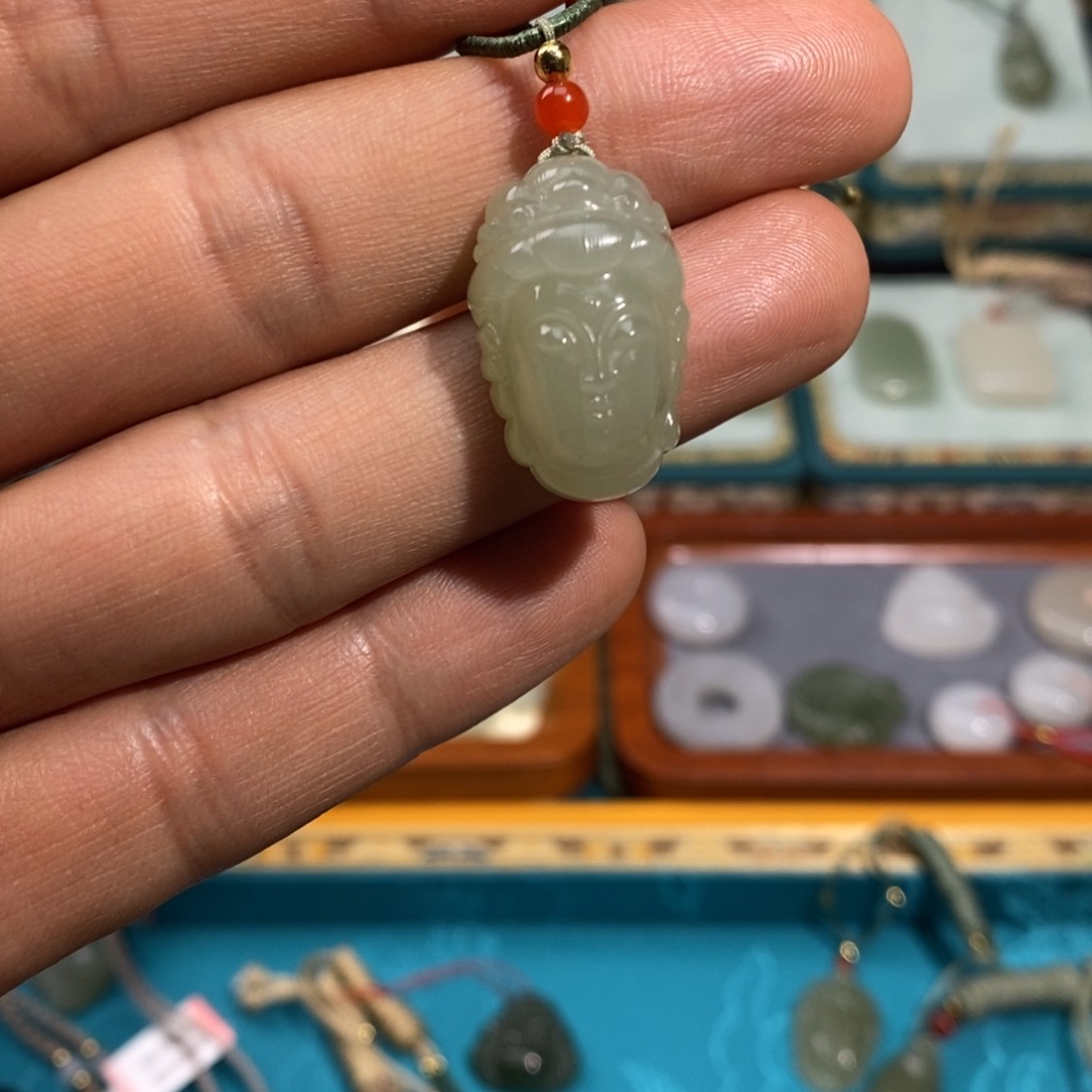 和田玉颈饰未镶嵌