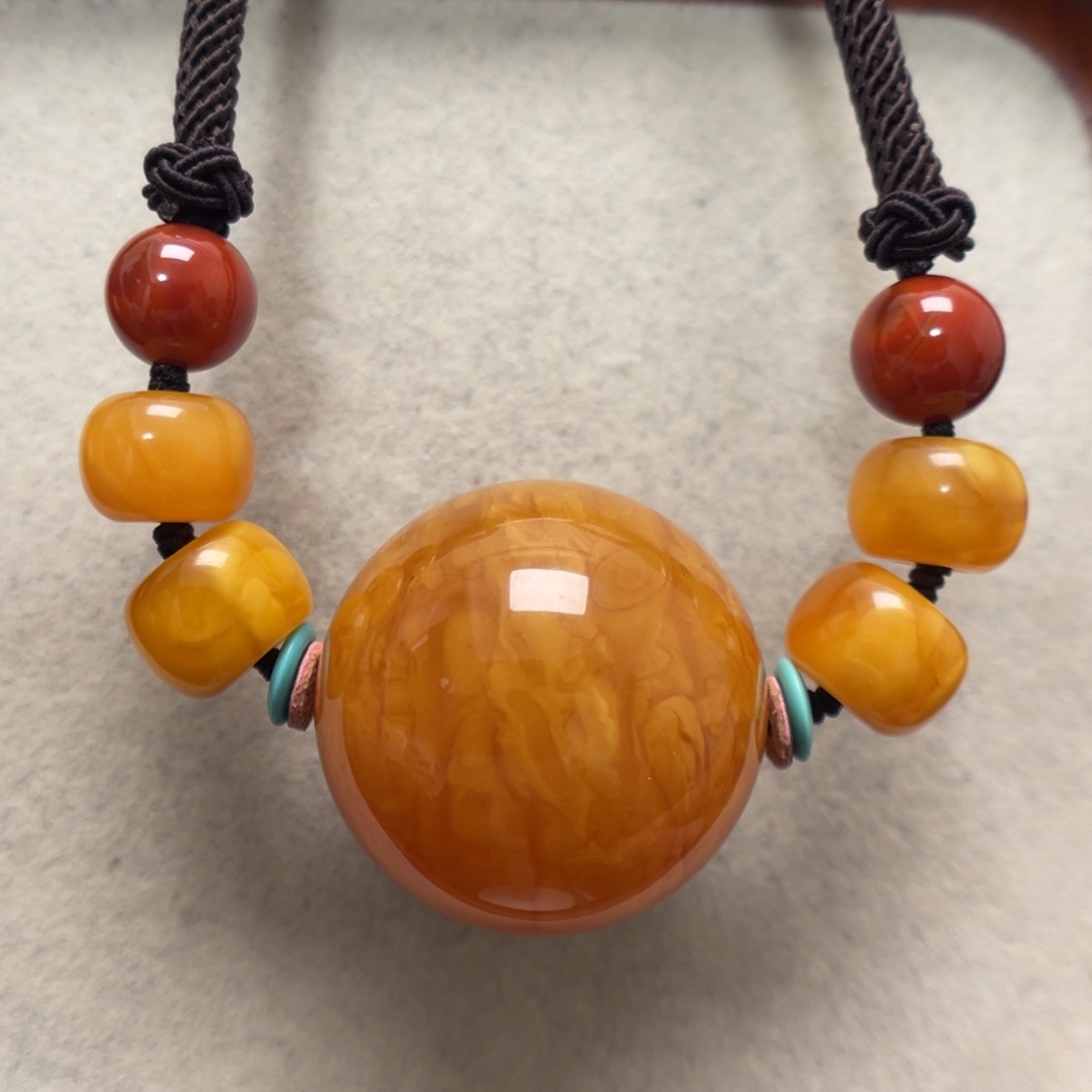 蜜蜡未镶嵌项链锁骨