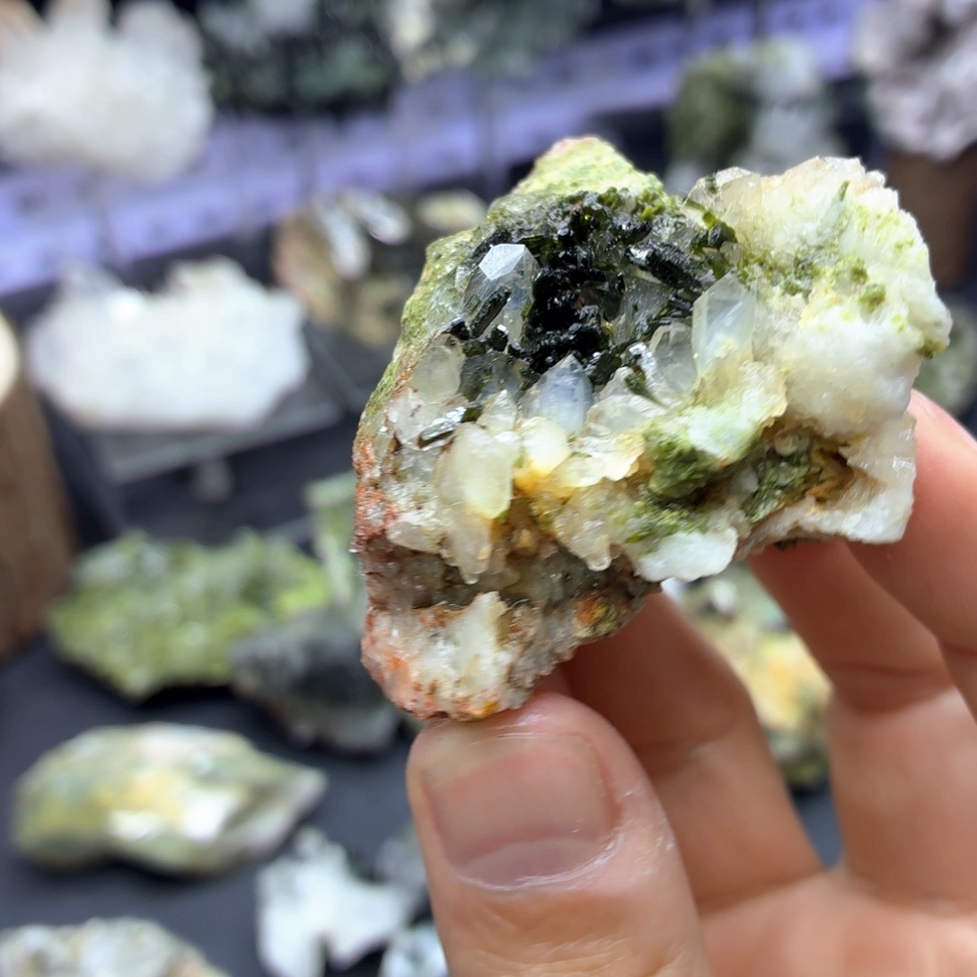 石材七盒缤纷绿帘矿标